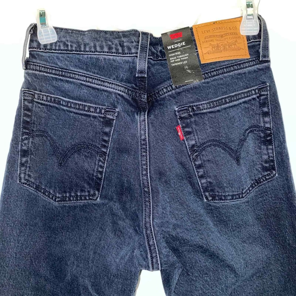NWT Levi's Premium Wedgie Jeans Women's Button Fly New High Rise Tapered Leg 25 - Picture 6 of 15